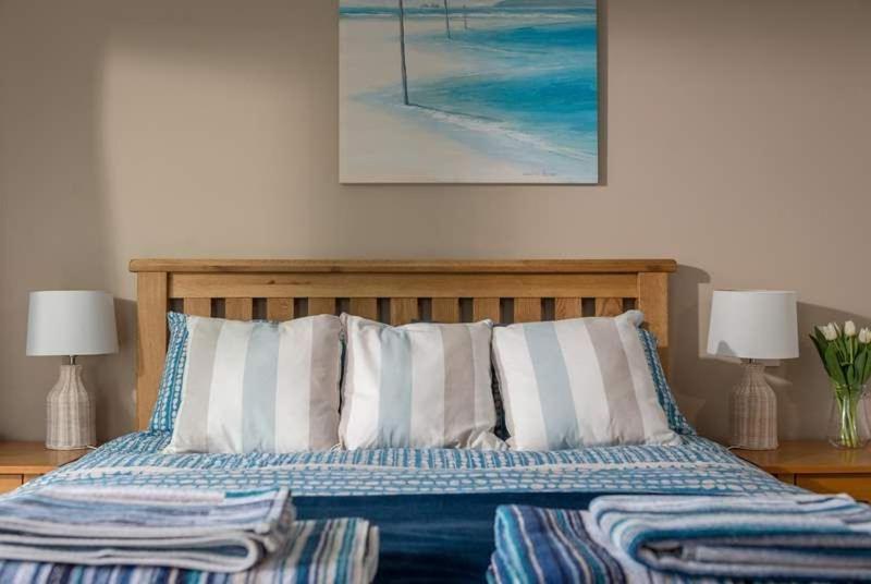 Cosy Beachfront Retreat With Stunning Sea Views & Free Access To A Local Indoor Pool Talland Exteriér fotografie